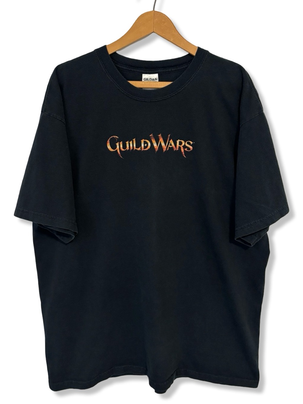 Vintage Y2K Guild Wars Video Game Black Graphic Tee